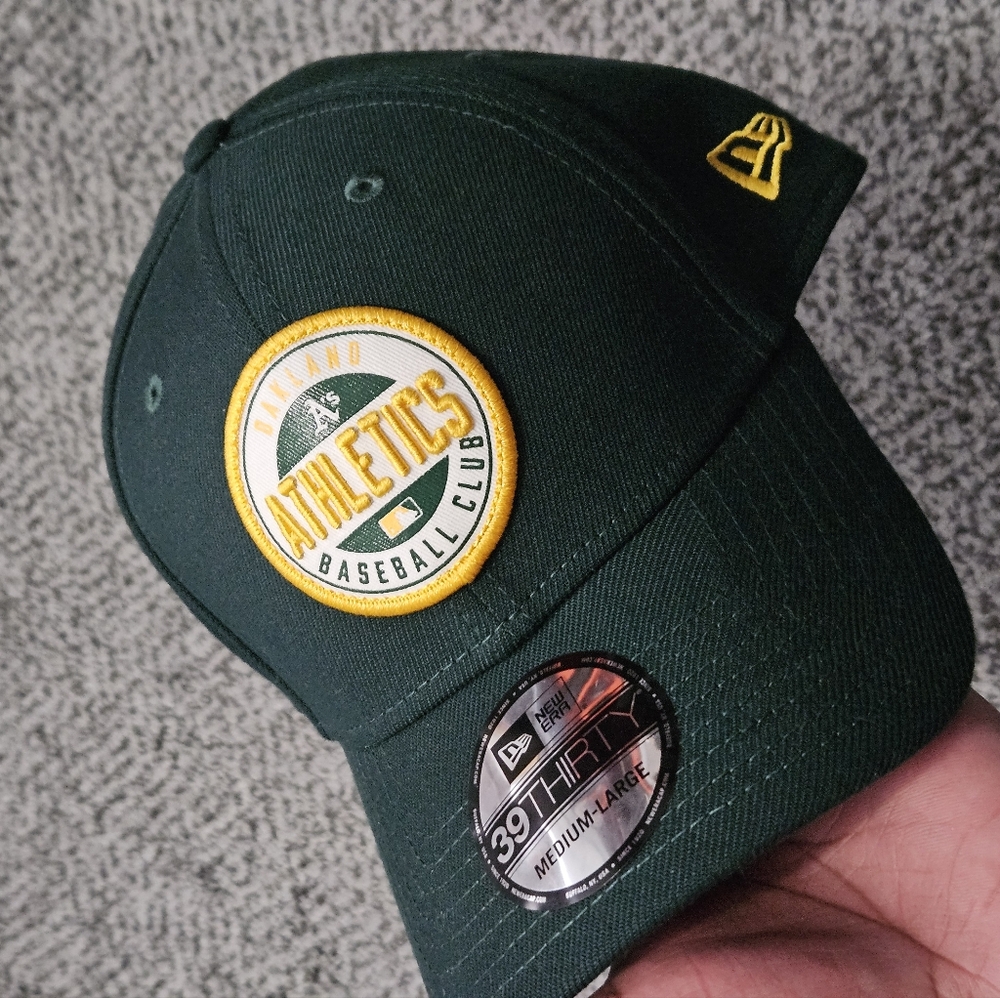 NWT: Oakland A's Baseball Cap - Size: M/L